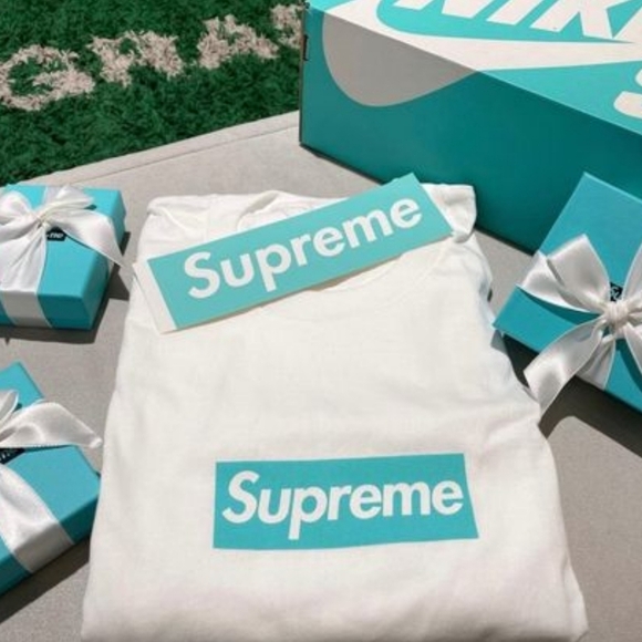 SUPREME®/TIFFANY & CO. | box logo tee - Picture 6 of 14